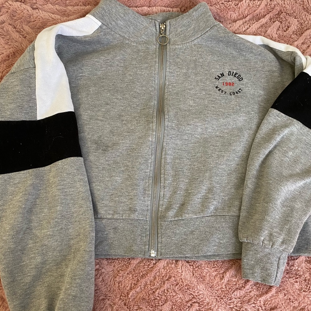 Sweatshirt